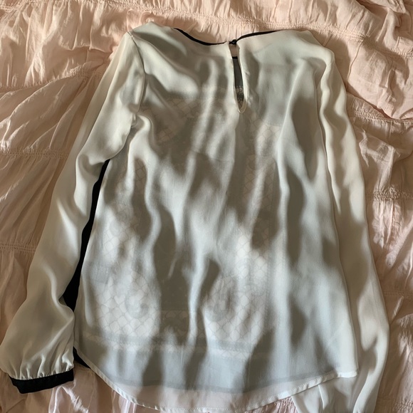 RW & Co. Blouse - Picture 3 of 3